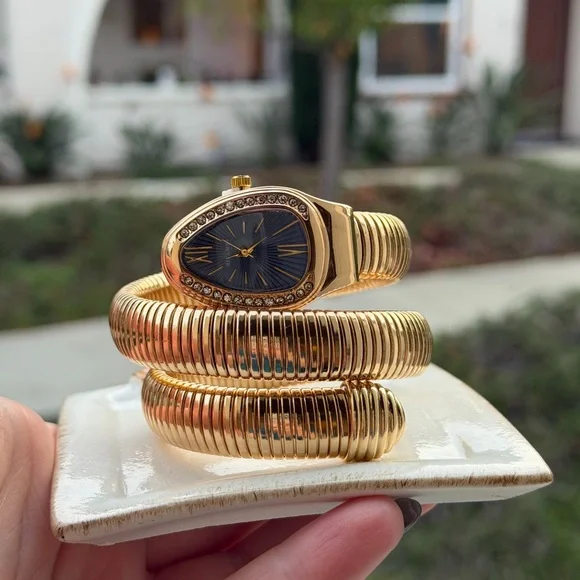 Serpentine Watch Luxury Snake Design - Picture 5 of 5